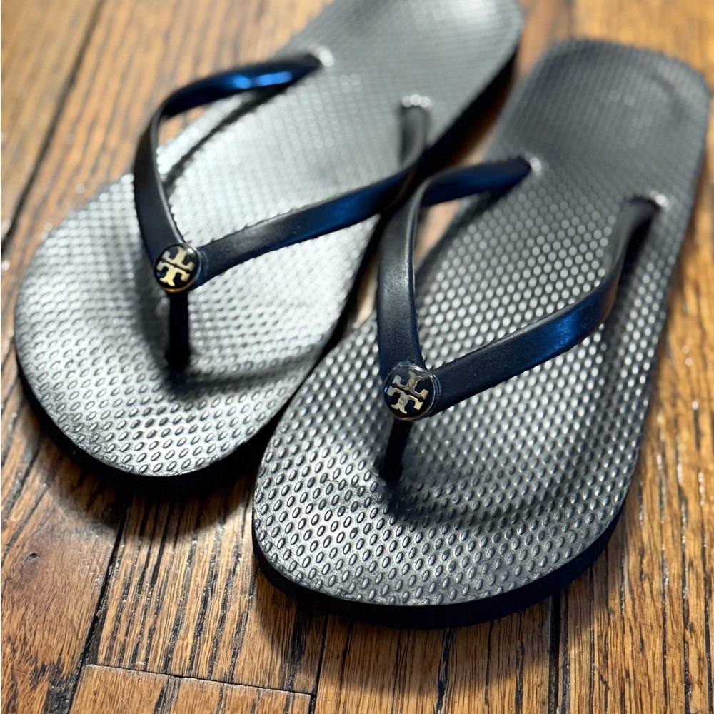 Tory Burch flip flops Size 6